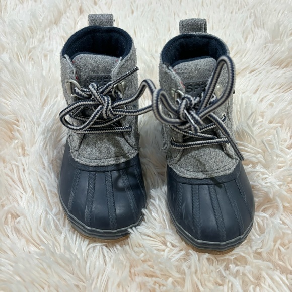 Sperry Grey Bowline Boot Toddler size 6M - Picture 4 of 8